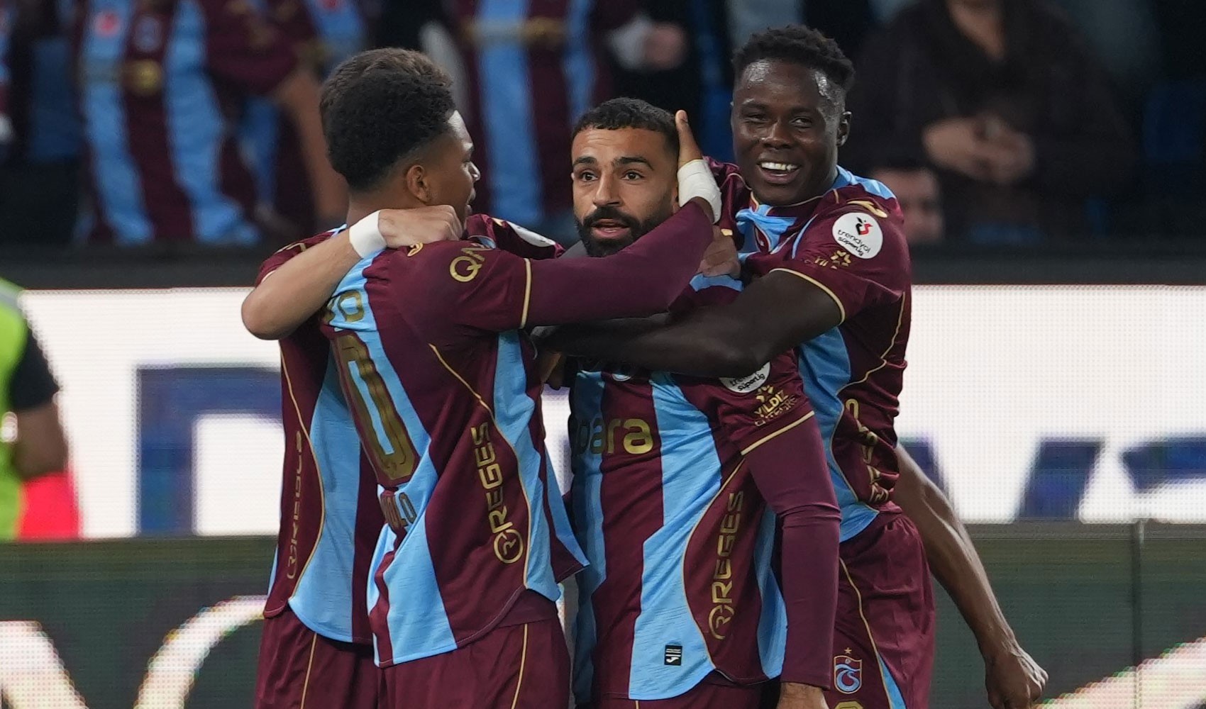 Trabzonspor'da Salah hat-trick yaptı: Okan Buruk kırmızı kart gördü