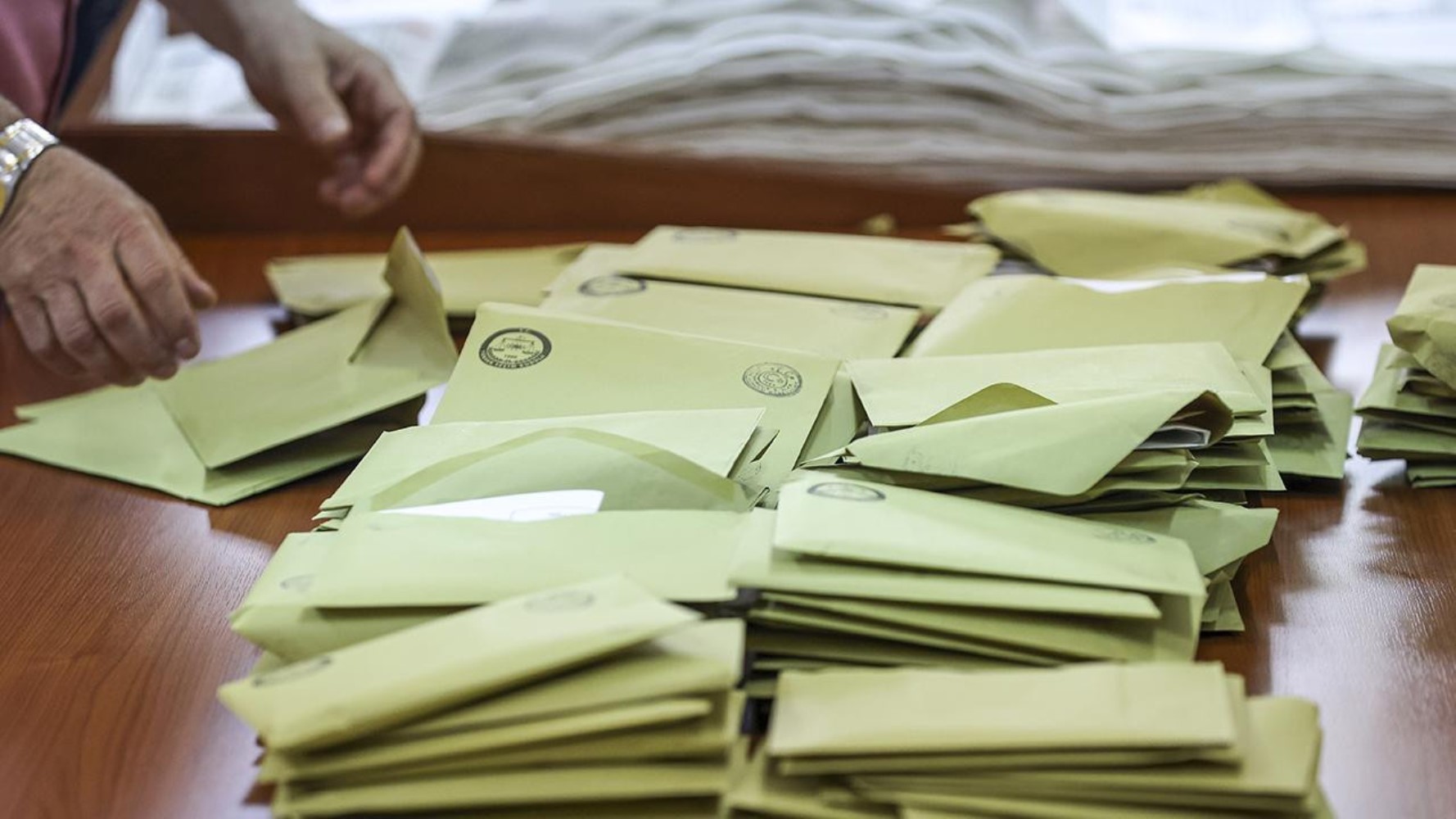 Son ankette AKP ile YENİ Parti arasındaki fark ortaya çıktı