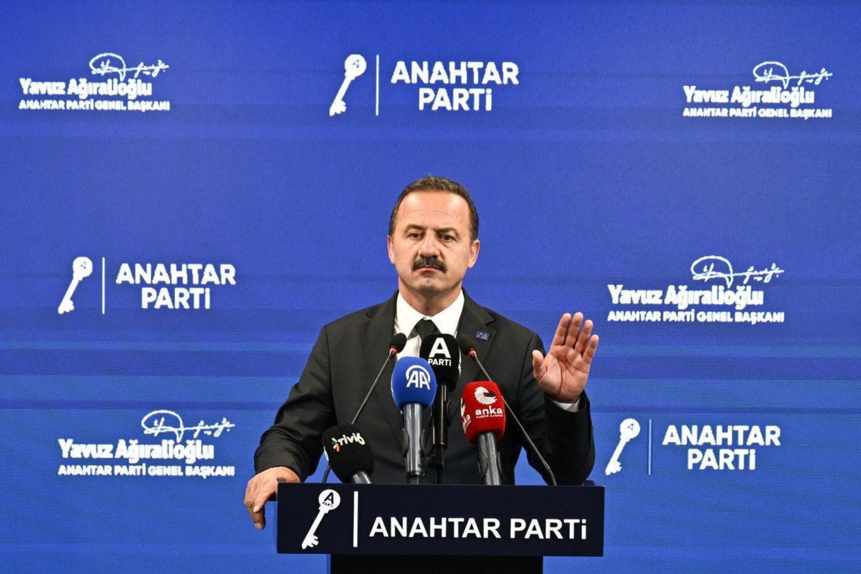 Son ankette AKP ile YENİ Parti arasındaki fark ortaya çıktı