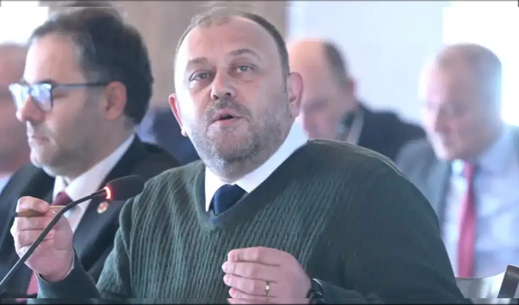 CHP’li imar komisyonu üyesine gözaltı