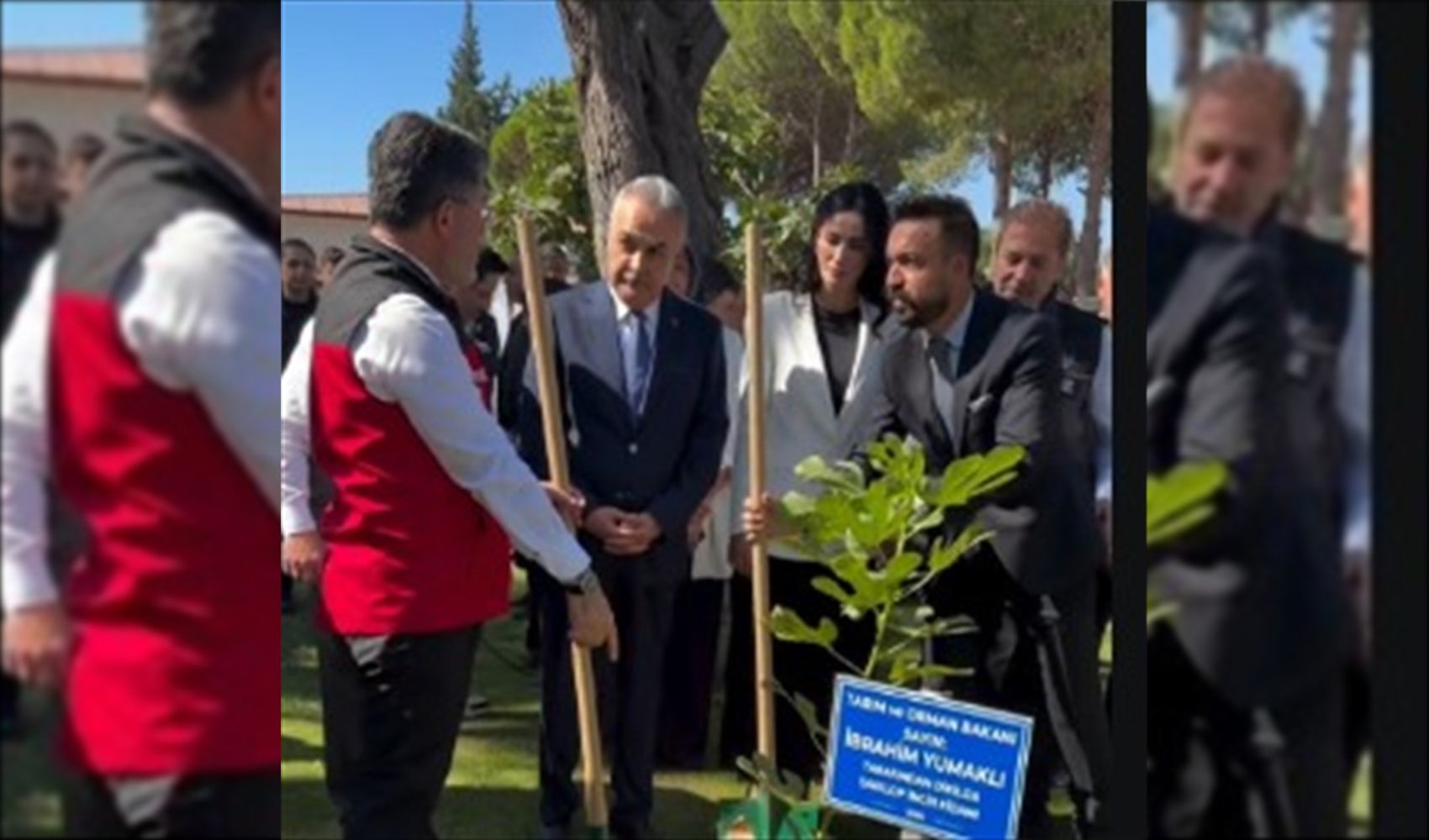 This is how Minister Yumaklı tried to plant a sapling