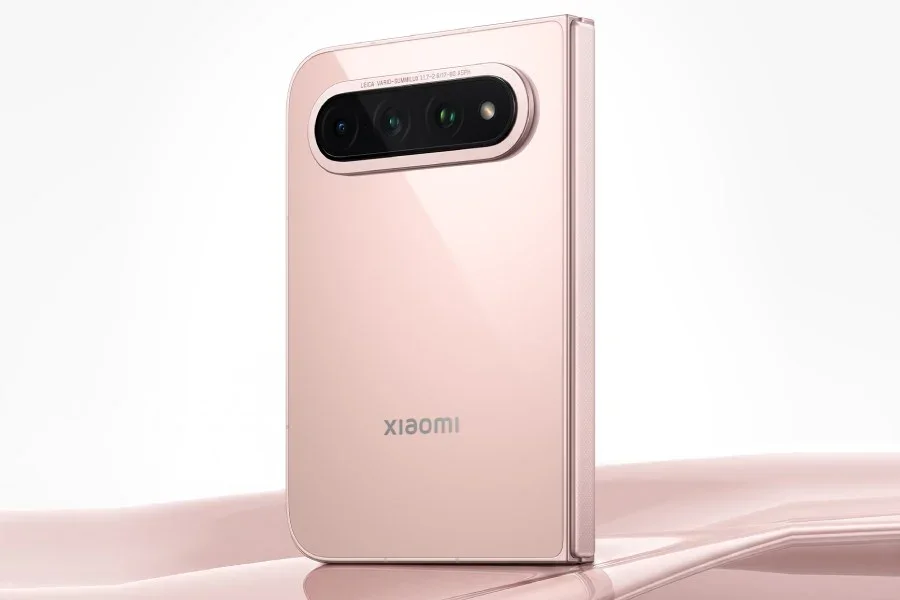 Product image showing the back of the light pink Xiaomi 18 Fold.