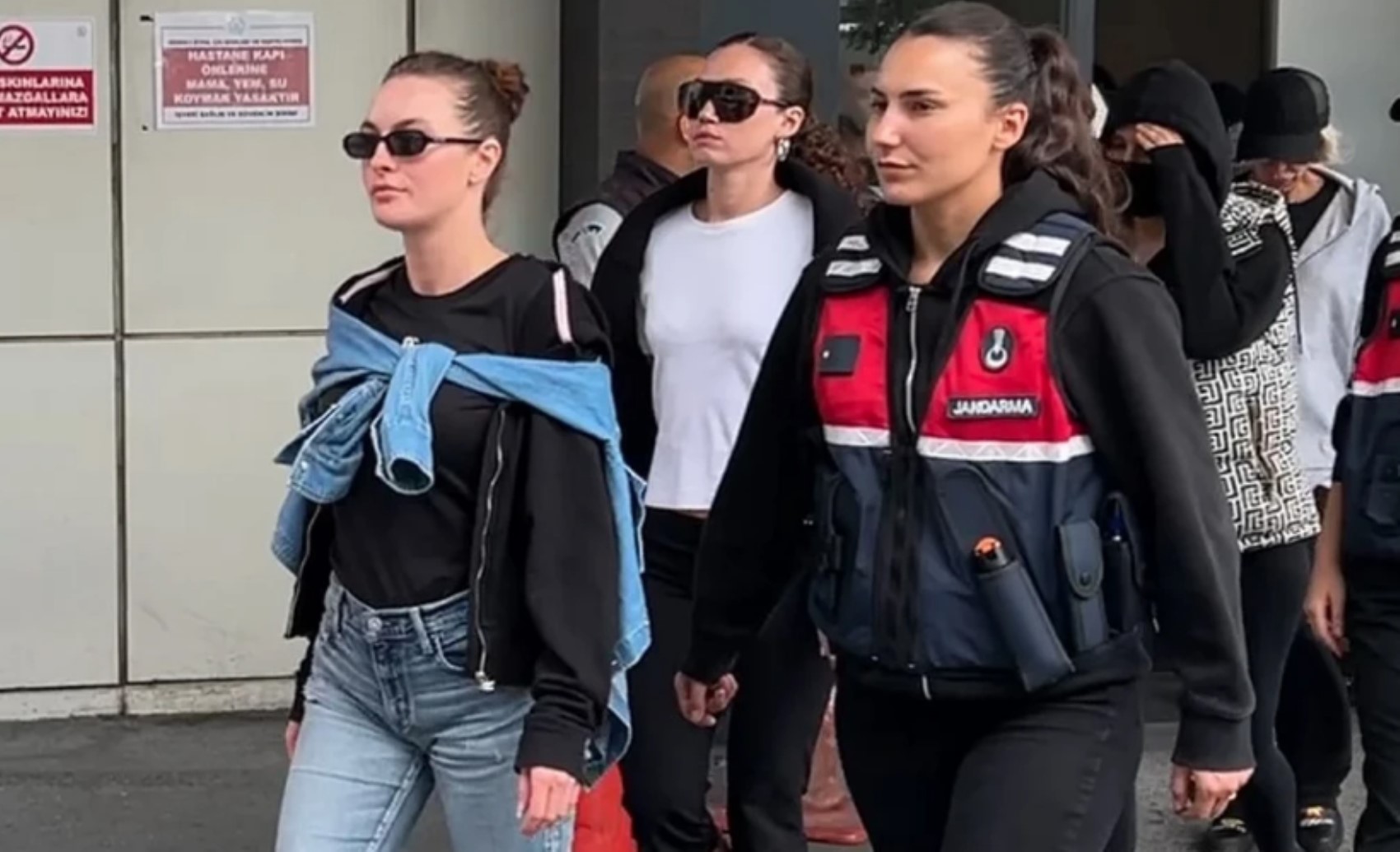 Uyuşturucu soruşturmasında gözaltına alınan Melis Sezen ifadesinde aylık gelirini açıkladı