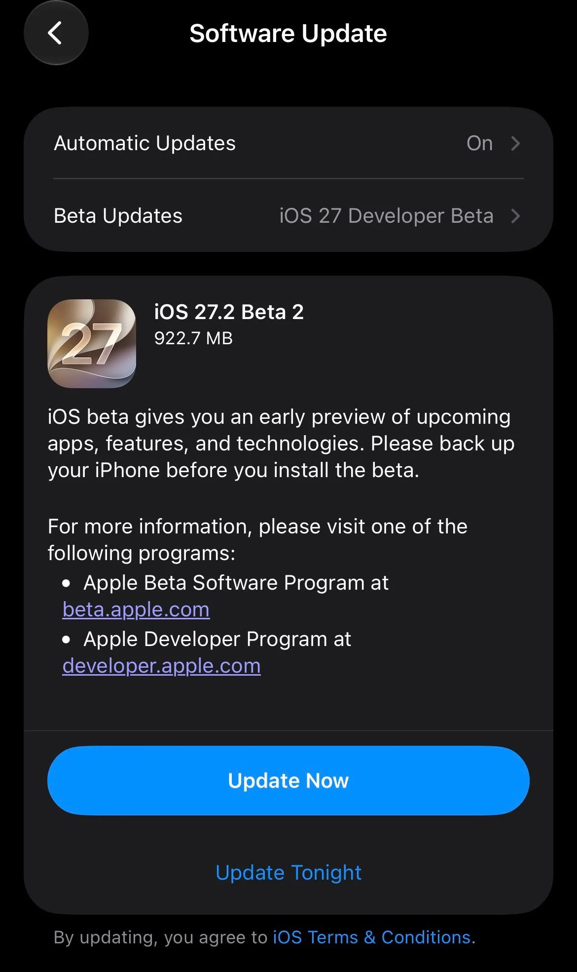 iPhone yazılım güncelleme ekranında iOS 27.2 Beta 2 seçeneği ve güncelleme bilgileri görülüyor.