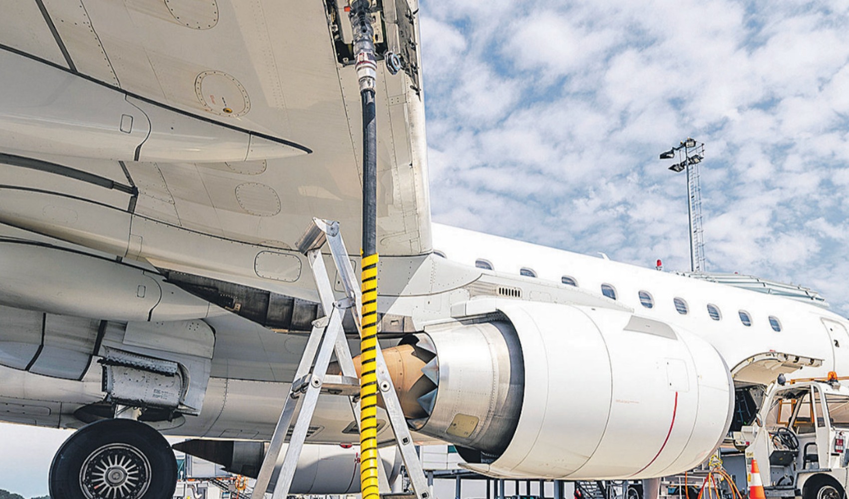 Jet fuel alarm in Europe: Stocks at 7-year low, new price wave imminent