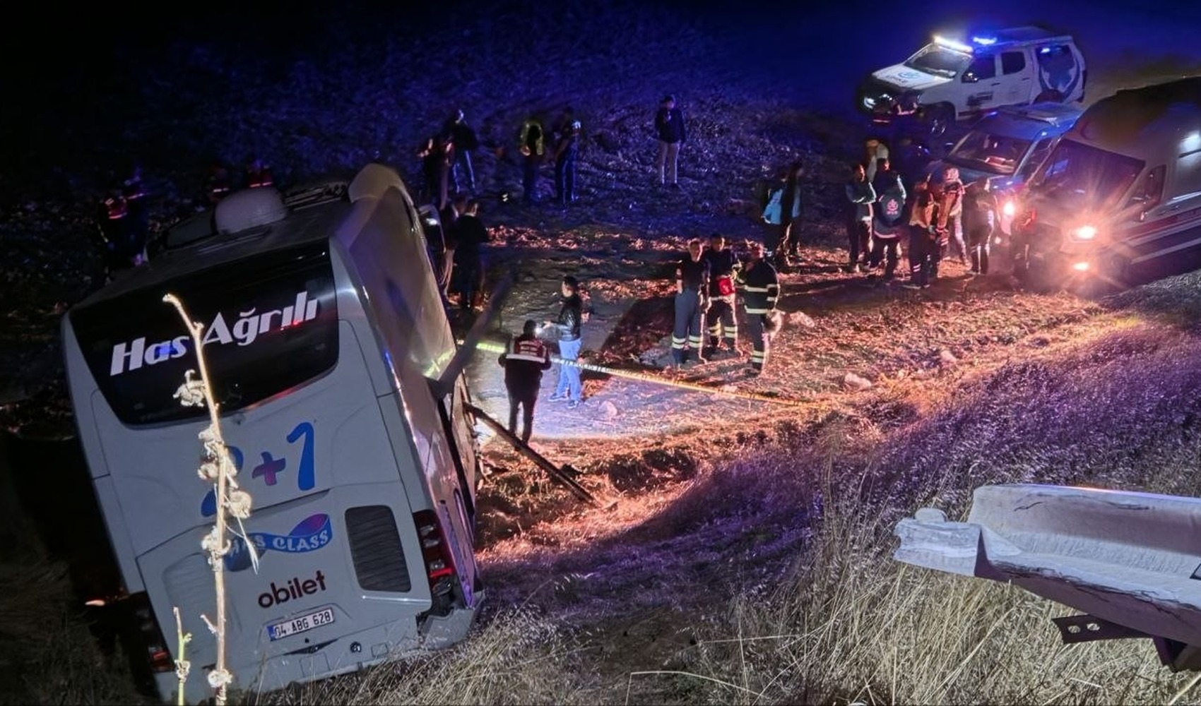Autobus di linea finisce fuori strada ad Amasya: 24 feriti, 2 in gravi condizioni