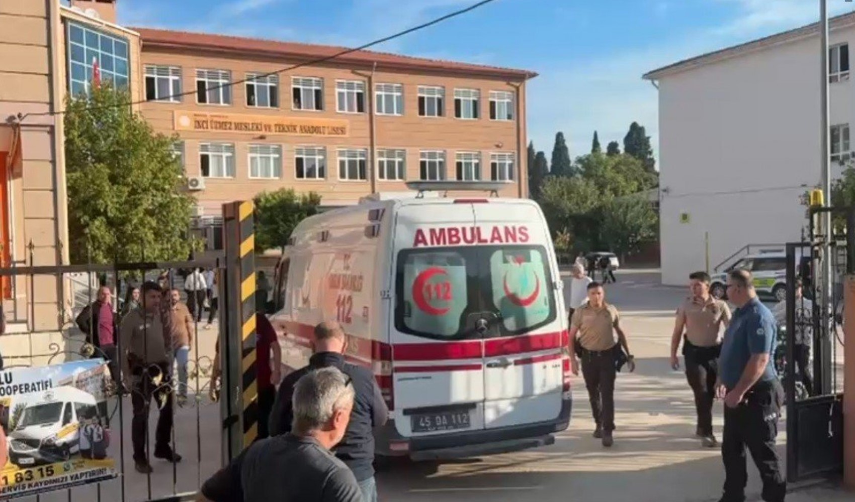 Manisa'da okula silahlı saldırı: Yaralı öğrenciler var