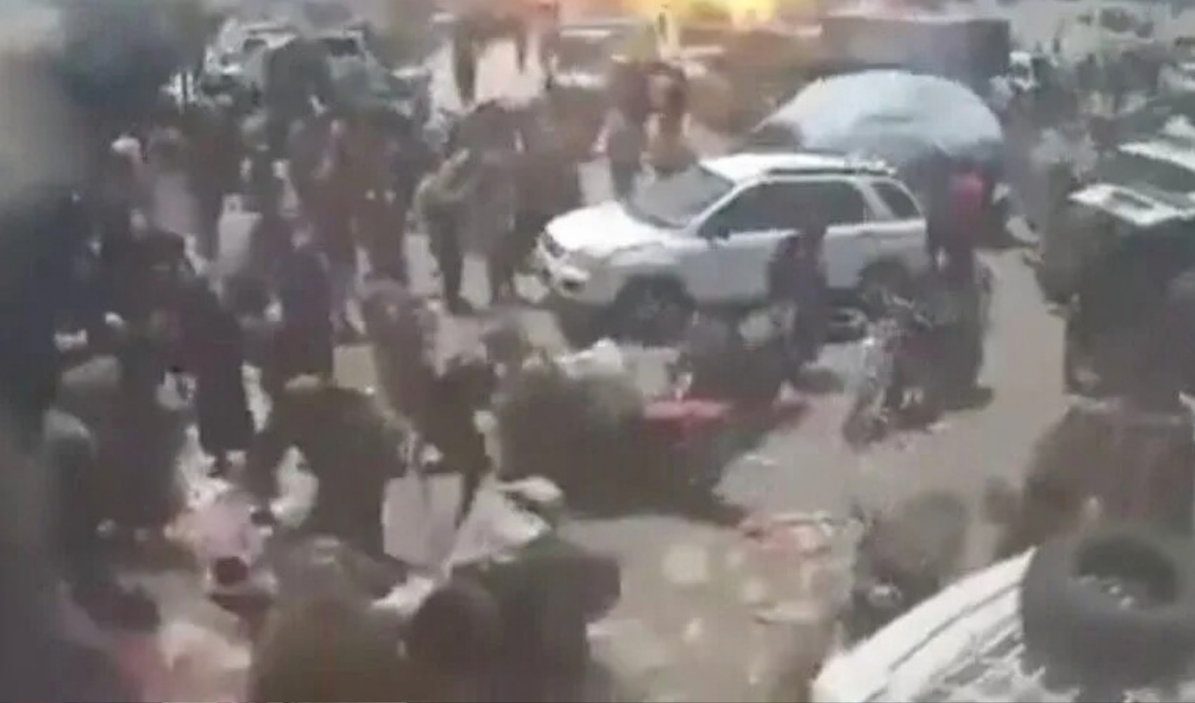 Violenta esplosione in un mercato pubblico