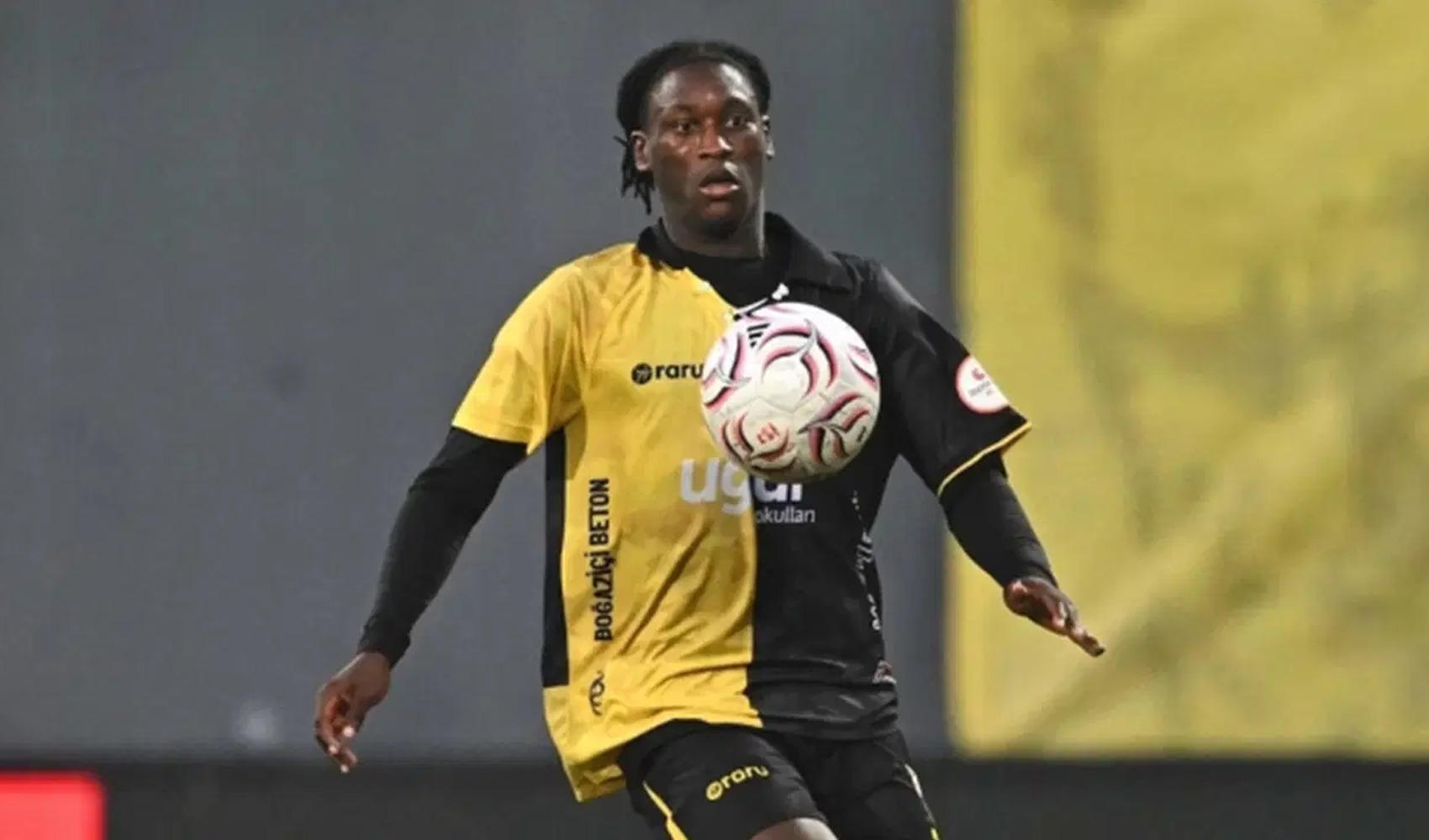 Elvin Mendy, jugador del İstanbulspor, ha sido dado de alta tras su tratamiento hospitalario