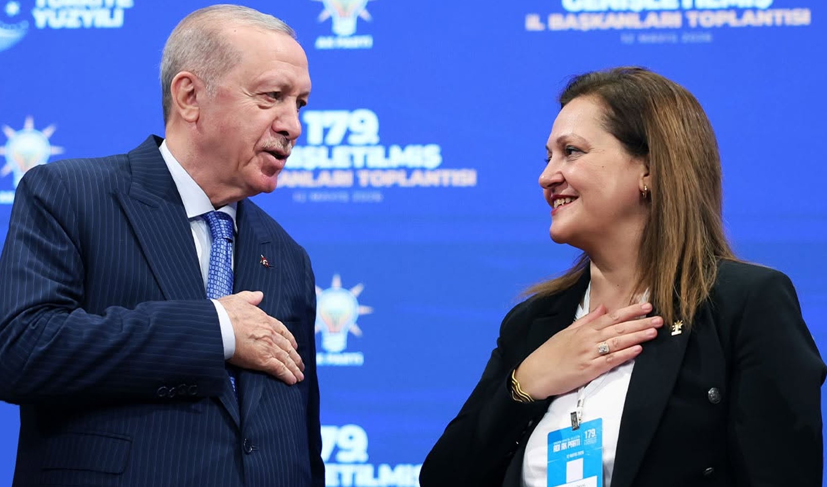 CHP'den AKP'ye geçen Burcu Köksal'ın makam odasında 'Erdoğan' dönemi: Atatürk'ün fotoğrafı kaldırıldı