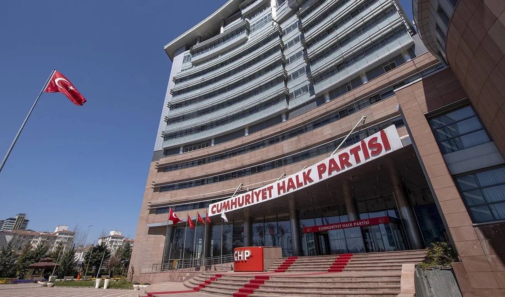 They voted for the AKP candidate: Disciplinary process for 3 CHP members in Adalar