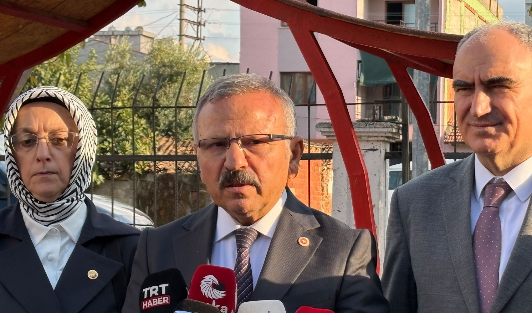 Turgutlu’daki saldırı sonrası 'Hitler ve gamalı haç' uyarısı: Tehlike çok daha derin