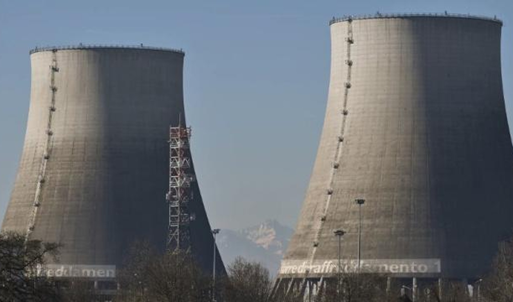 İtalya nükleer enerjiye dönüş yasasını onayladı