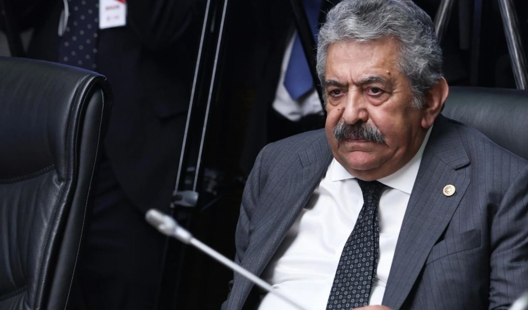MHP's Feti Yıldız issues warning to MPs regarding vehicles with flashing lights
