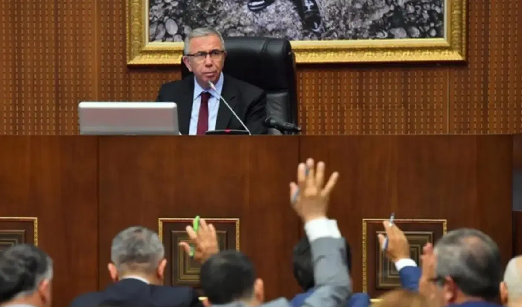 ABB Meclisi’nde Mansur Yavaş sonrası CHP’de istifa hareketliliği