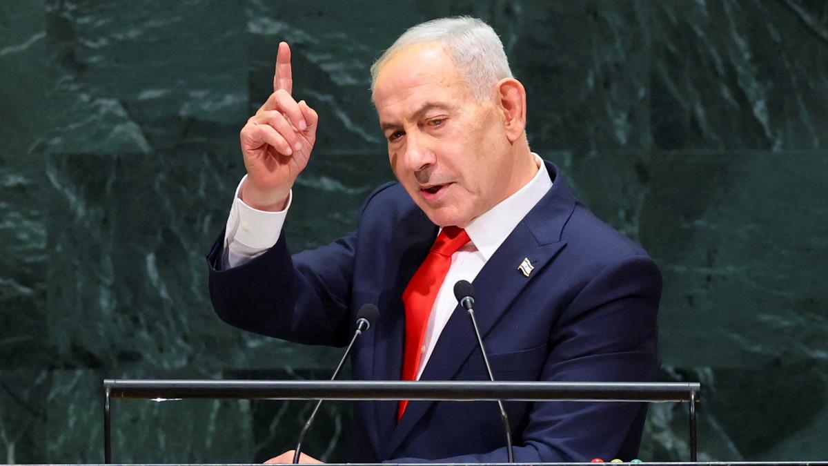 Israeli Prime Minister Benjamin Netanyahu speaking at the UN podium.
