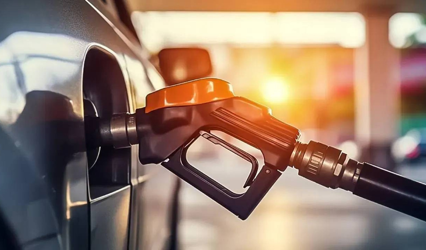 Benzine tarihin en büyük zammı geliyor!