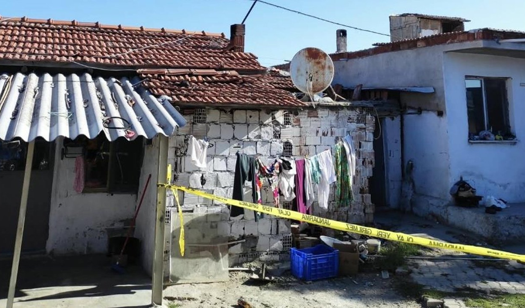 Akhisar’da eşi tarafından bıçaklanan kadın kurtarılamadı