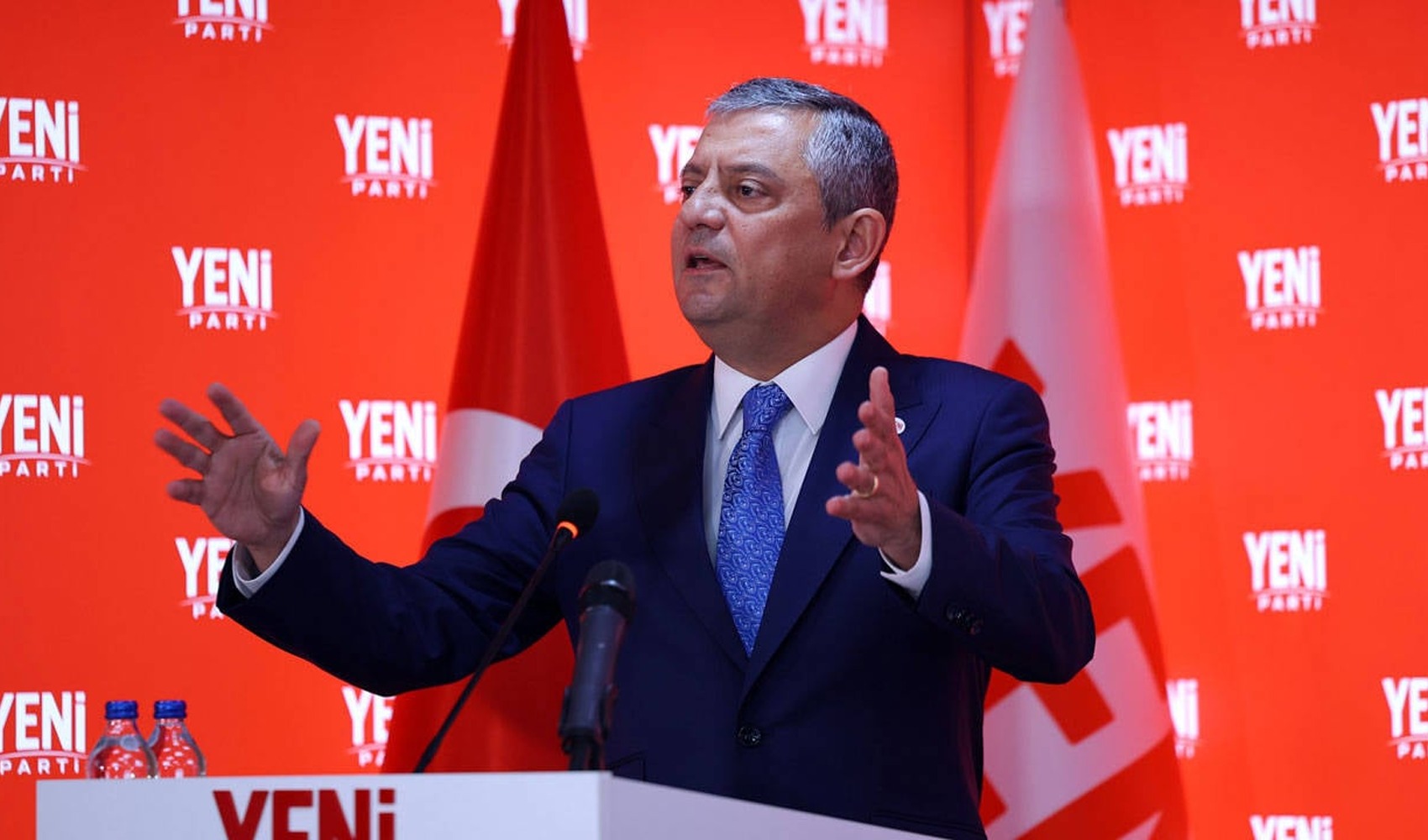 Özgür Özel announces: He reveals the YENİ Party's membership count