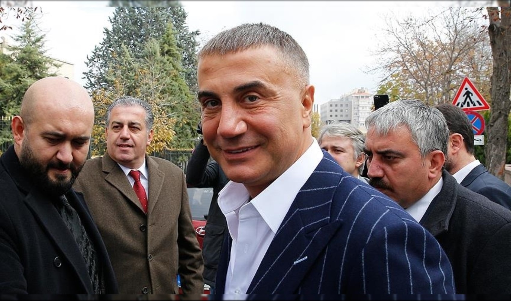 Sedat Peker, MHP’nin Sarallar ve Şahinler aileleri paylaşımını retweet etti