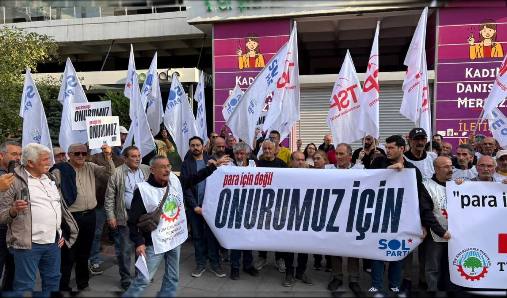 Emekliler Kızılay’da toplandı: 'Bu acıyı mücadelemizle aşacağız'