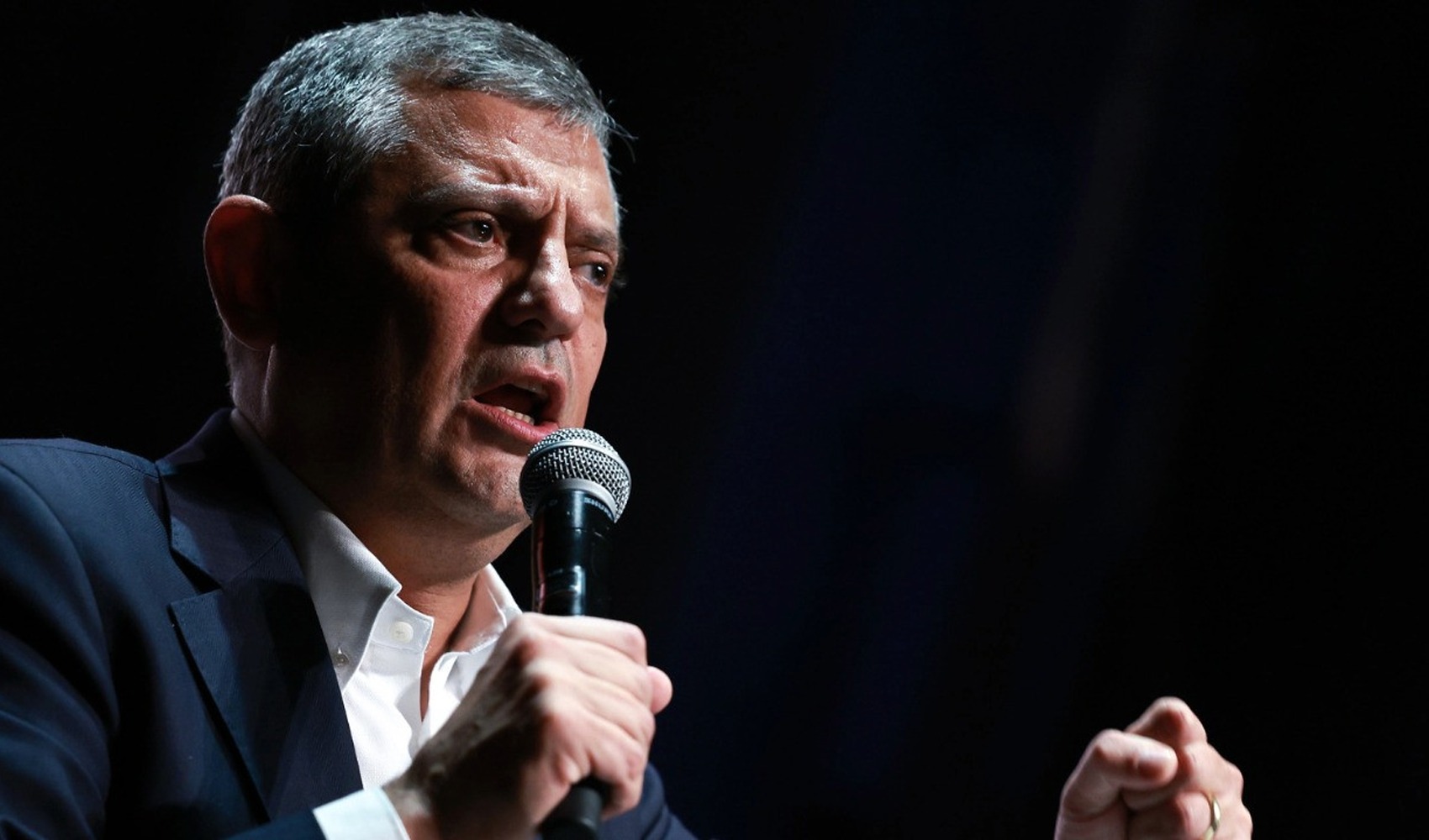 Özgür Özel, fon gündemi için oluşturulan kriz masasına başkanlık edecek