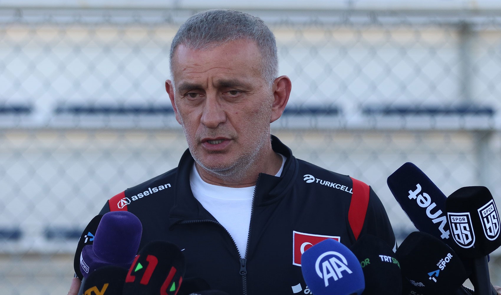 Taraftar 'İbrahim dışarı' dedi, TFF Başkanı stadı terk etti