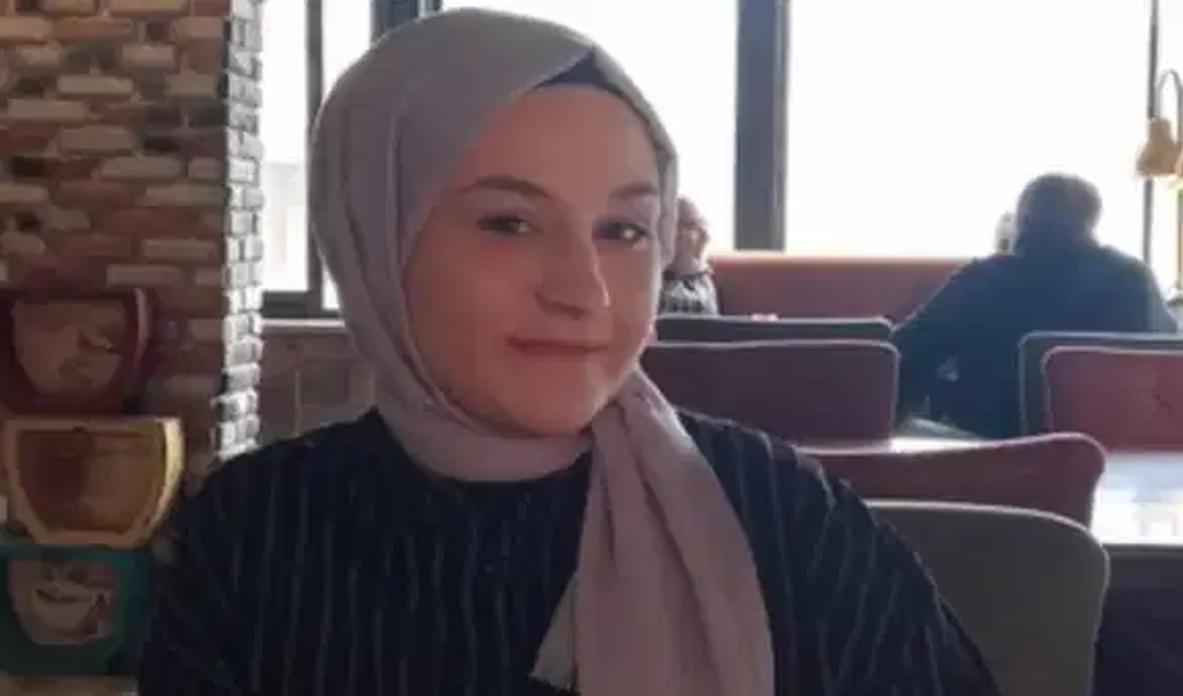 Buse Akgün Gök, apuñalada en el patio de una escuela, ha fallecido: su padre relata los mensajes de amenaza