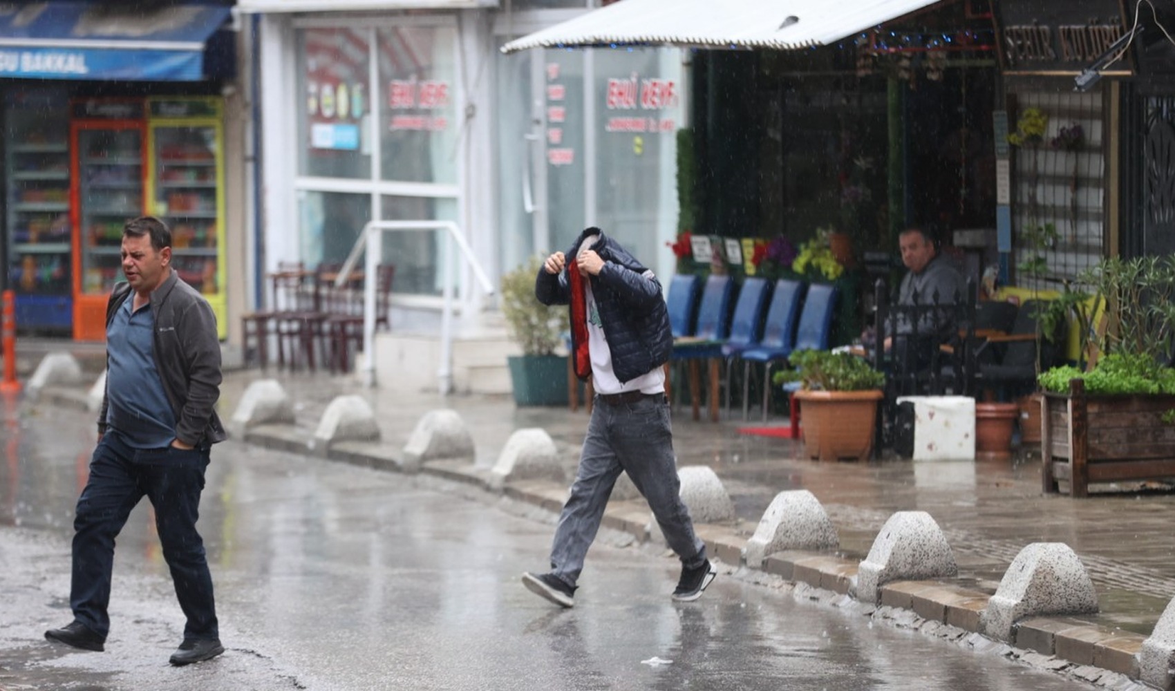 İstanbul’da 3 ilçe için sağanak ve fırtına uyarısı