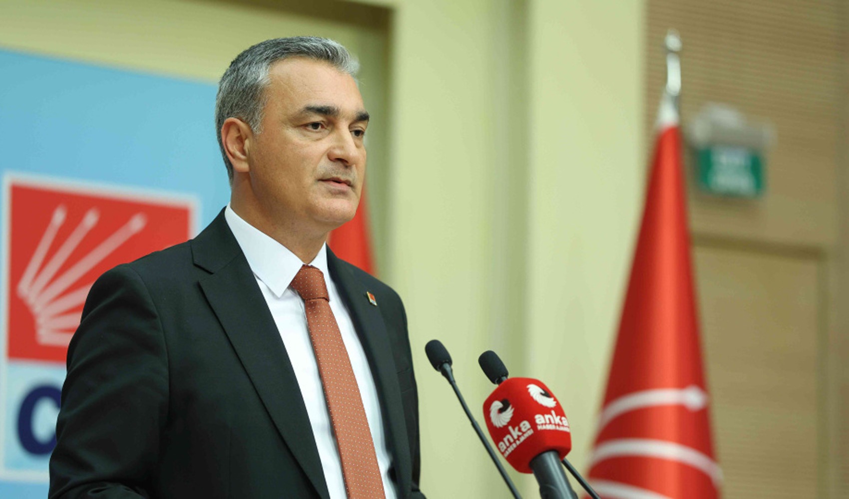 CHP Sözcüsü Sarı’dan AKP’ye geçen belediye başkanları üzerinden eleştiri