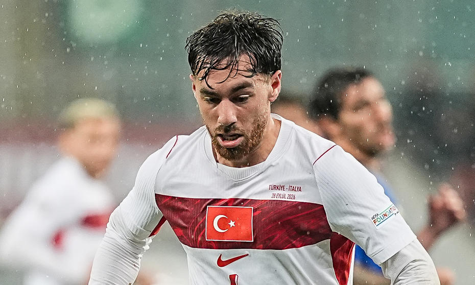 A Milli Takım formasıyla sahada mücadele eden Orkun Kökçü.