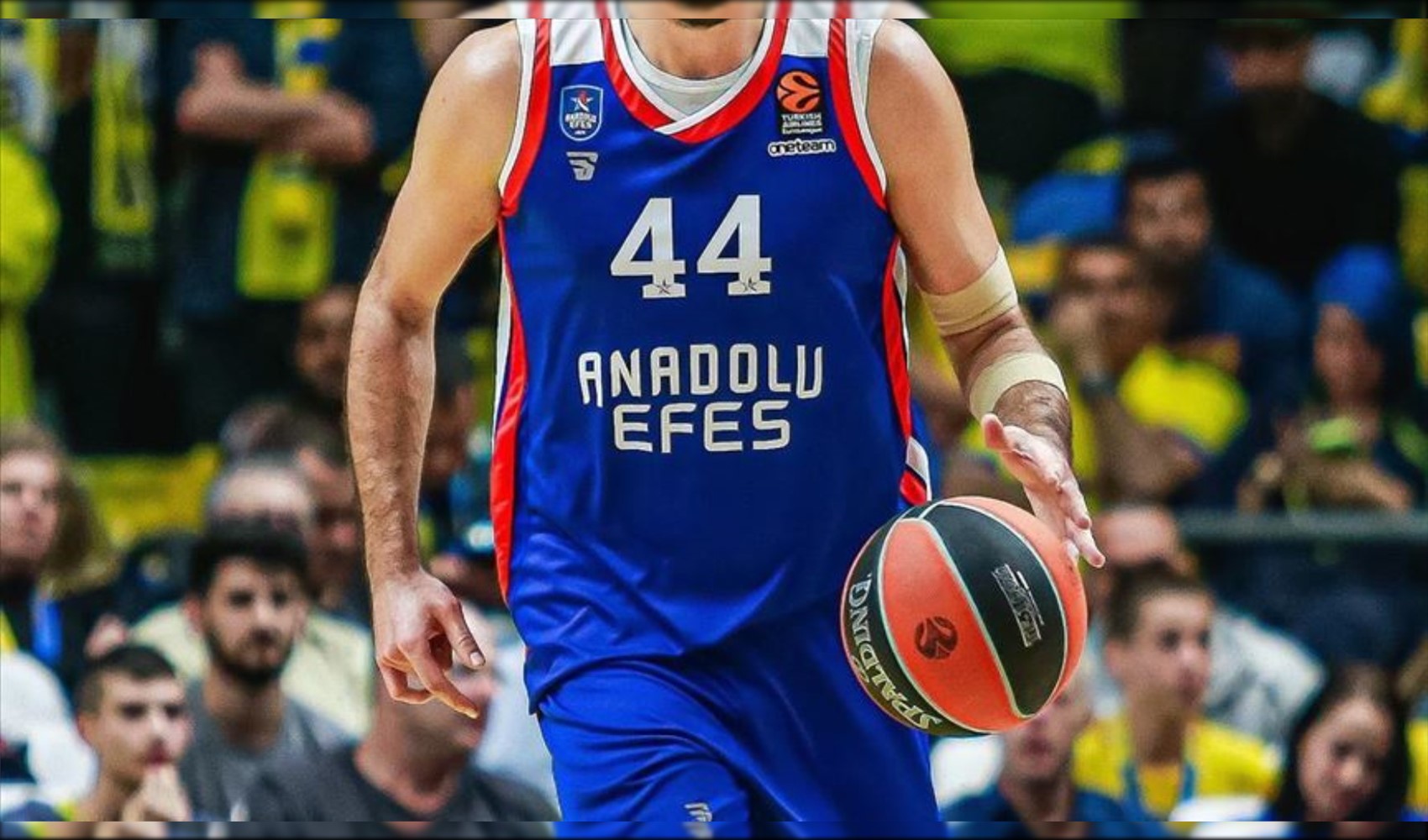 Anadolu Efes, Real Madrid'i 10 sayı farkla yendi
