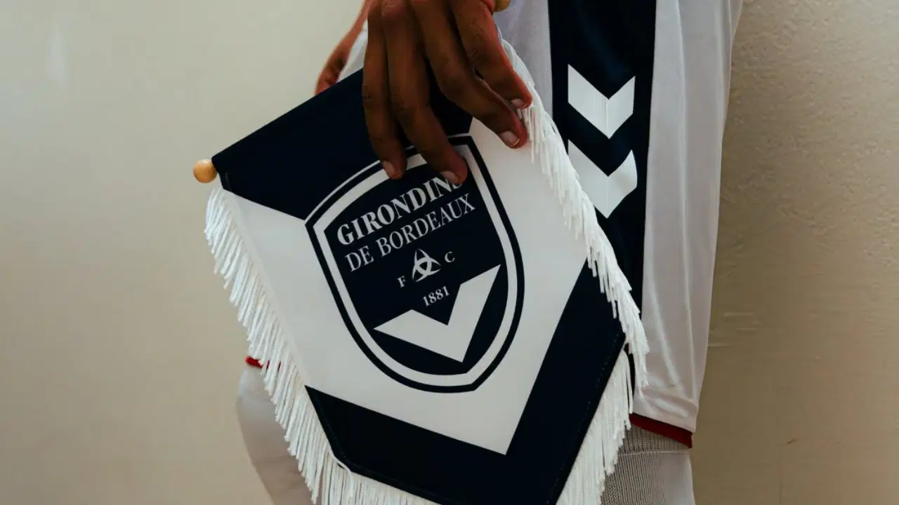 A pennant featuring the Girondins de Bordeaux crest.