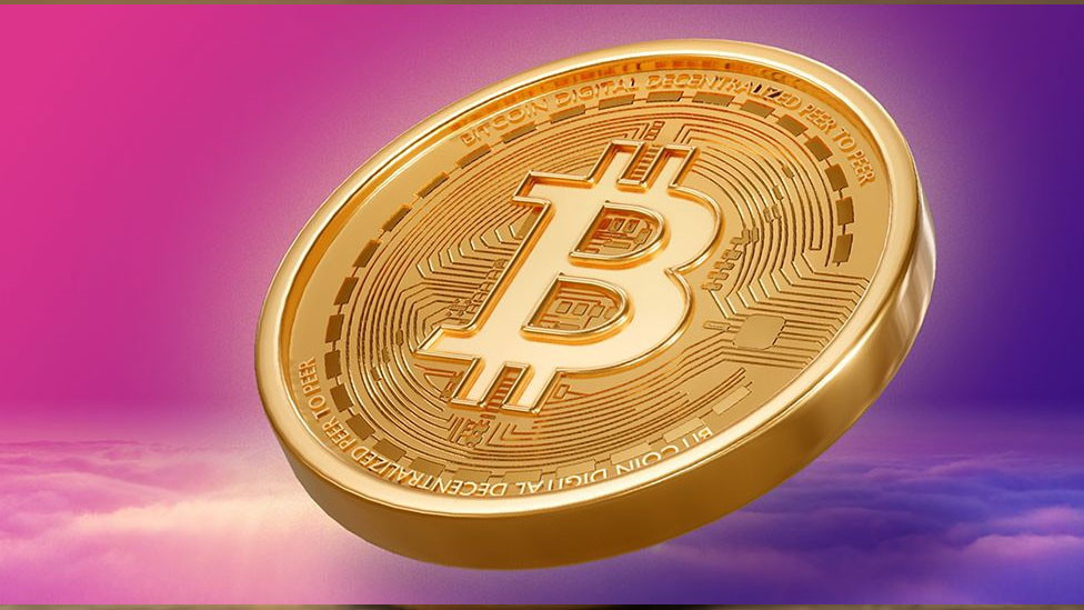 Renkli arka planda yükselen Bitcoin temsili madeni para görseli.