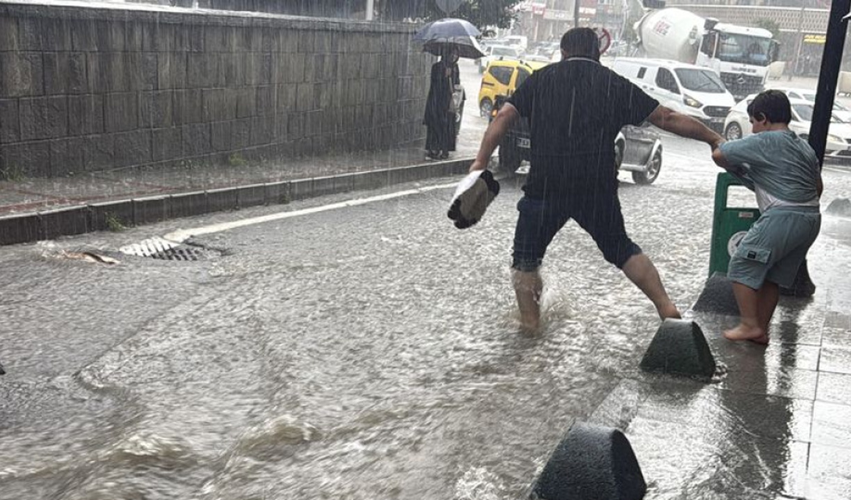 Meteorology issues warning: Regions expecting downpours and strong winds identified