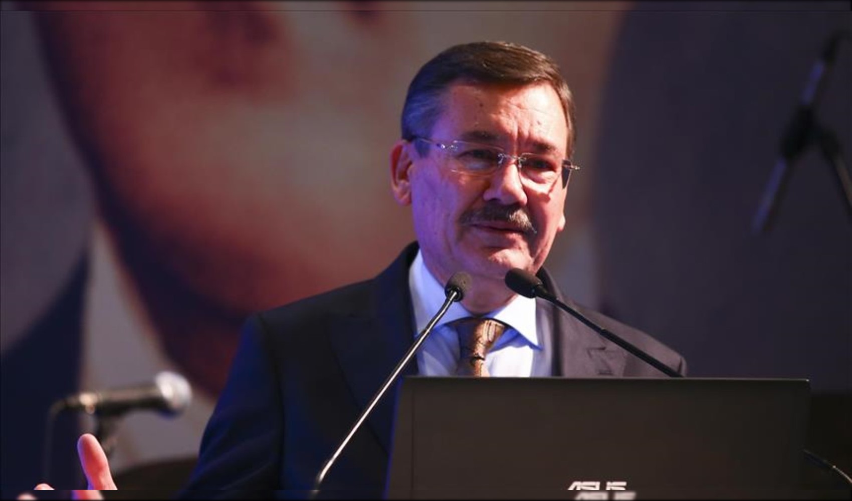 Bülent Arınç’tan Melih Gökçek soruşturması açıklaması: Savcı çağırırsa koşa koşa giderim