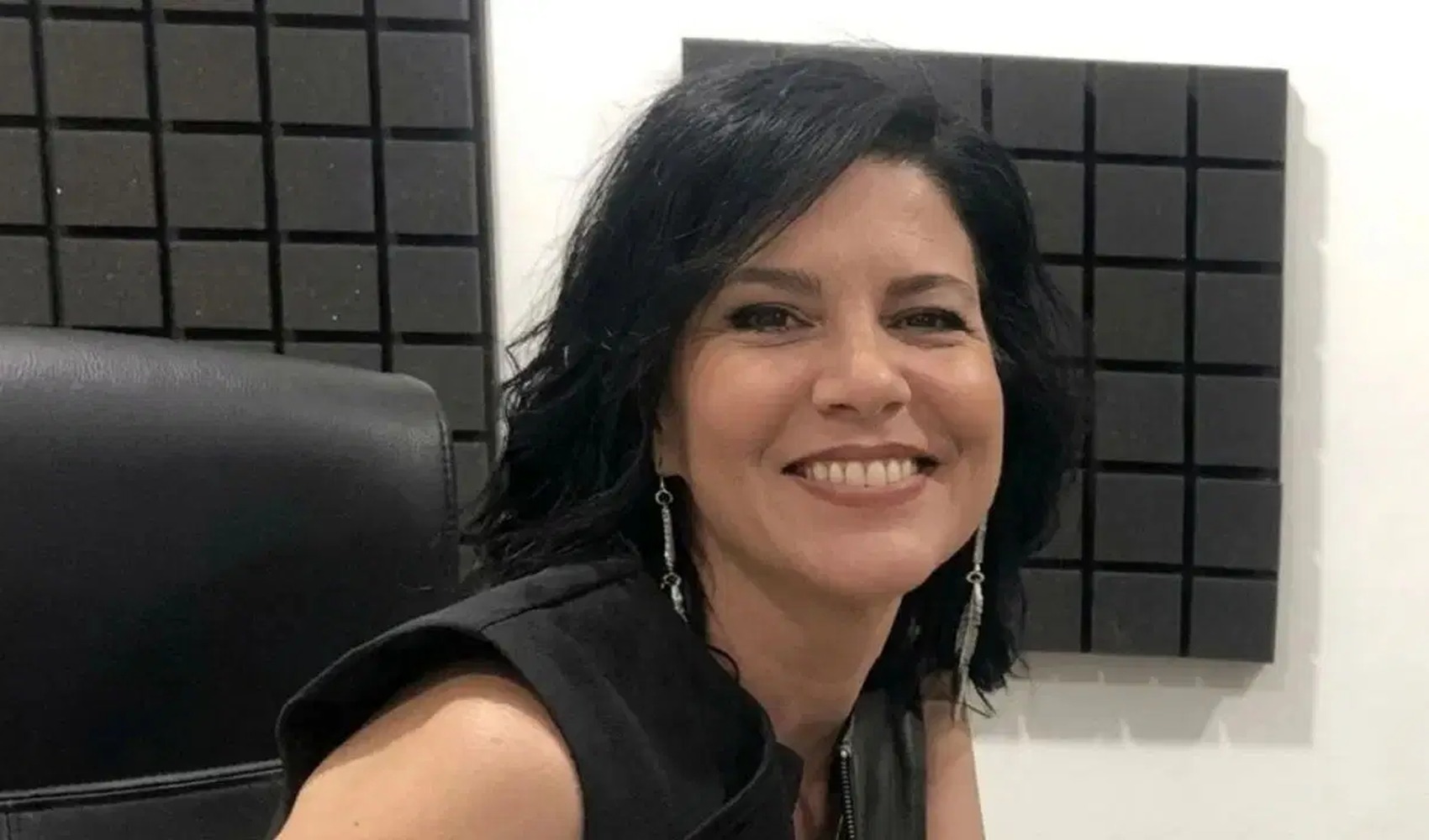 Journalist Oya Lale Arslan arrested over social media and YouTube broadcasts