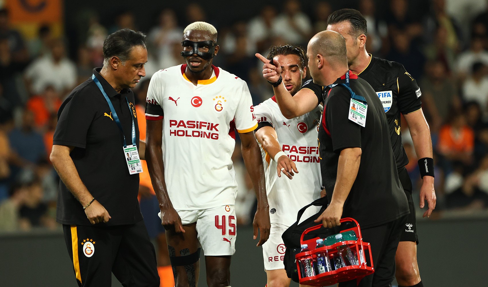 Başakşehir maçında sakatlanan Osimhen'den ilk açıklama
