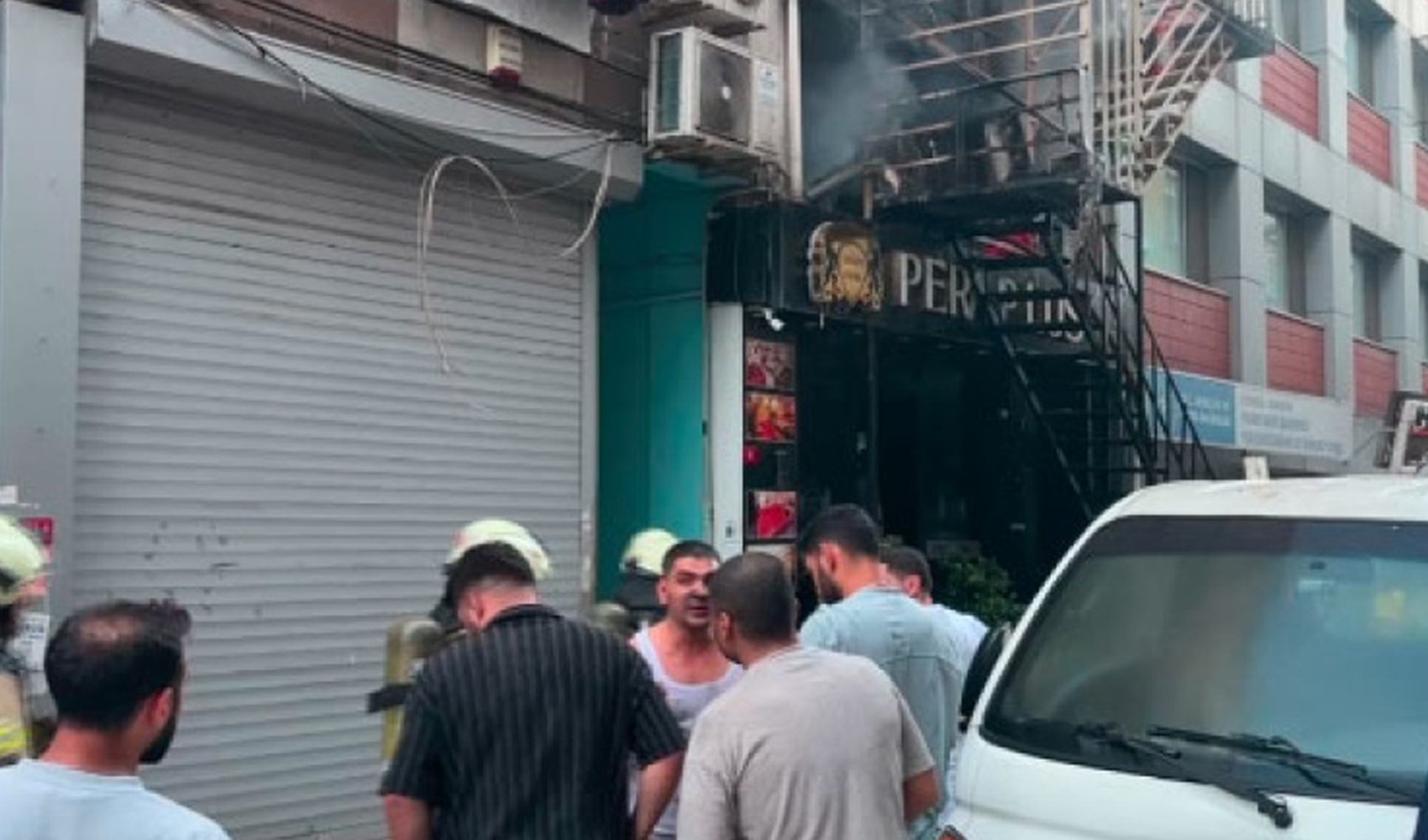 Fire breaks out at a hotel in Bakırköy: Many people evacuated