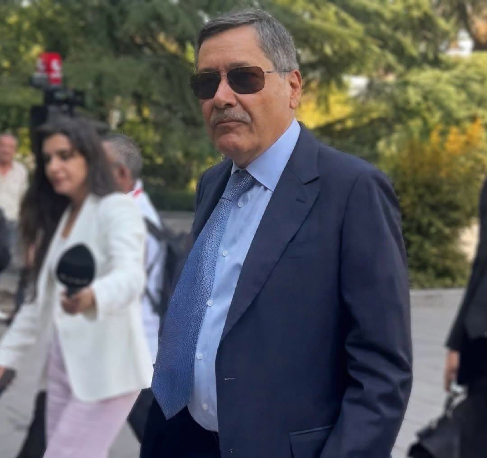 Melih Gökçek sakız tartışmasında gazetecileri hedef aldı: 'Yorumlarına dikkat etsinler'