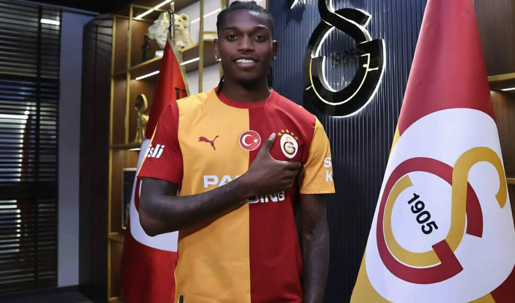 Rafael Leao Galatasaray’daki hedefini açıkladı: “Asıl hedefimiz” üst üste beşinci şampiyonluk