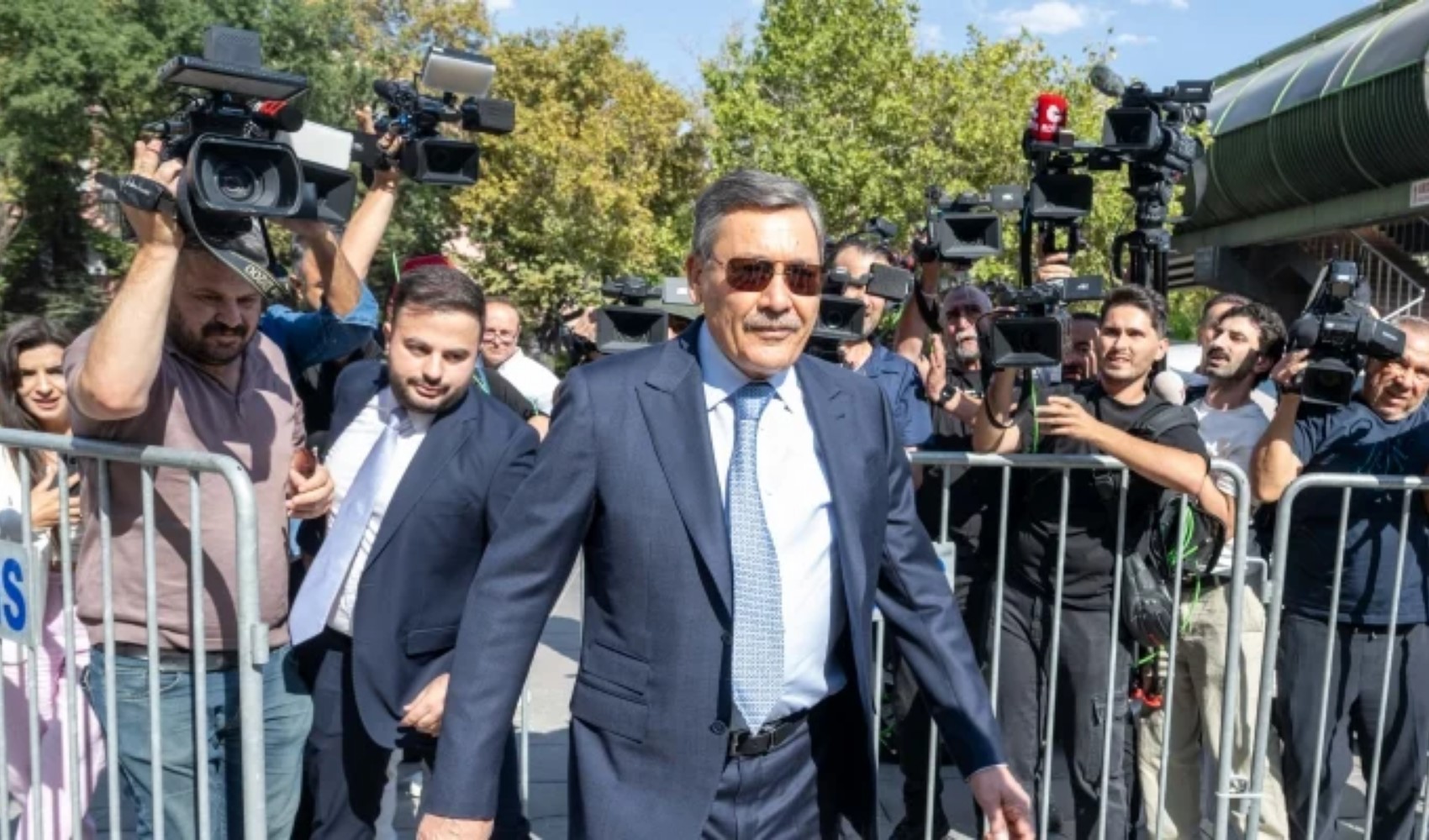 Melih Gökçek’in oğlu Ahmet Gökçek ve gelini Hülya Gökçek ifade için adliyeye geldi
