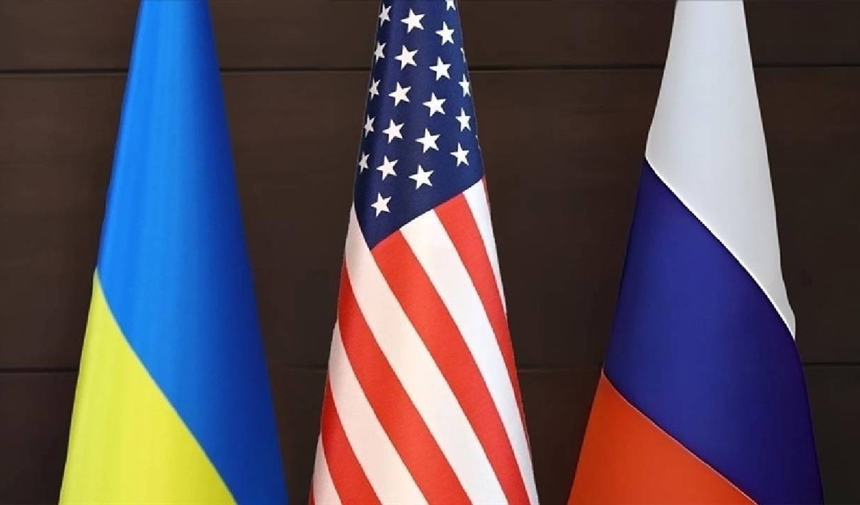 Kremlin'den üçlü müzakere mesajı