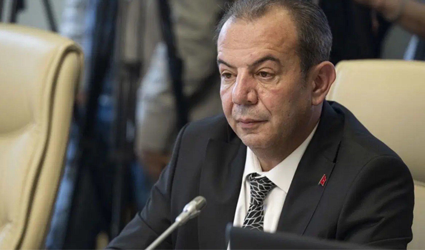 Tanju Özcan faints while testifying in bribery investigation: 'An operation to keep me from being released'