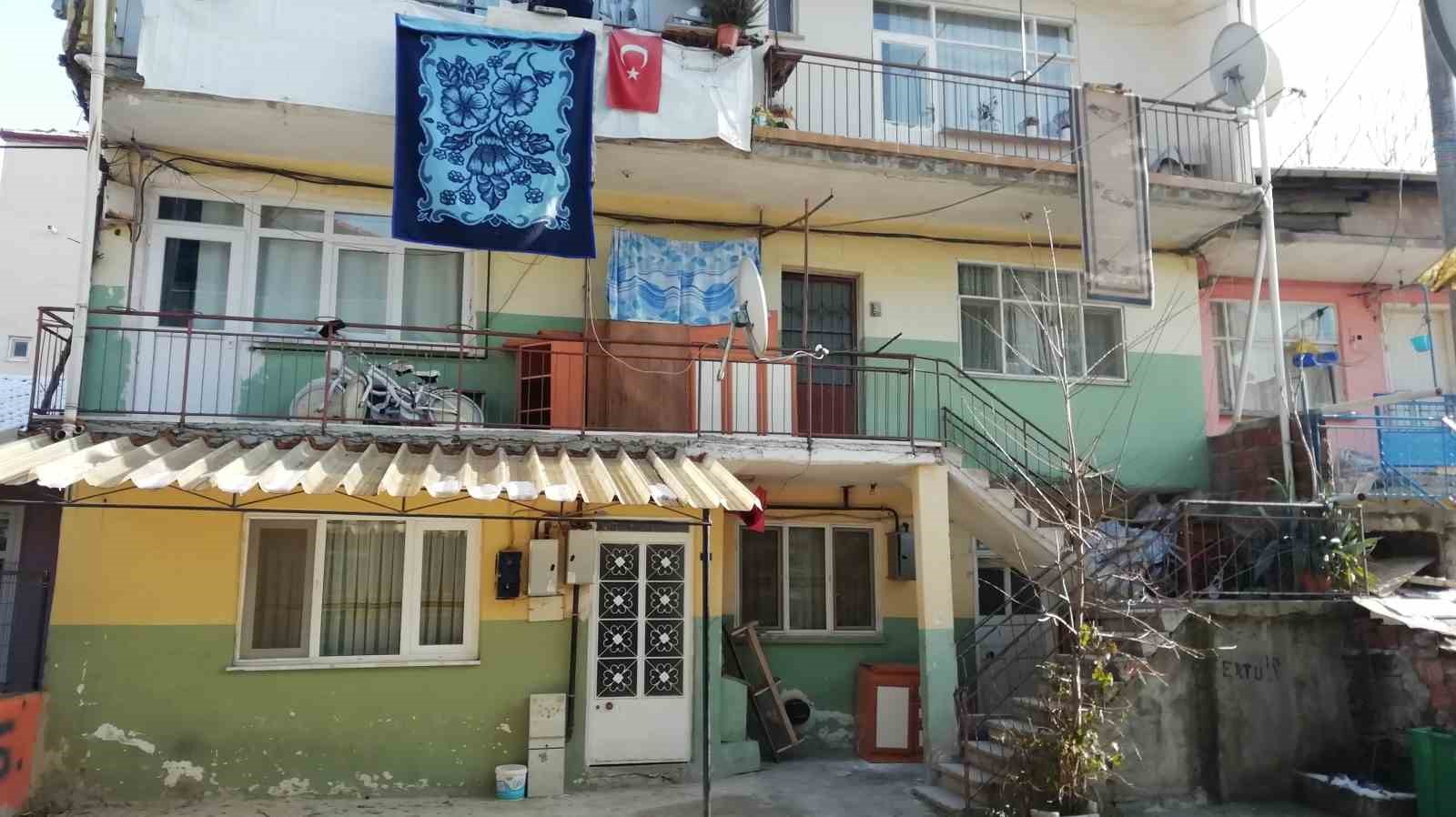 A view from the facade of the apartment building associated with the incident in İzmit.