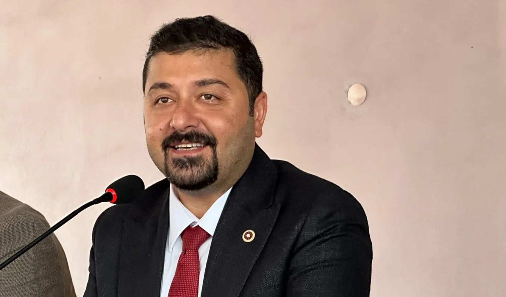 Kesin ihraç talebiyle disipline sevk edilen isim Anıtkabir’de ön sırada yer aldı